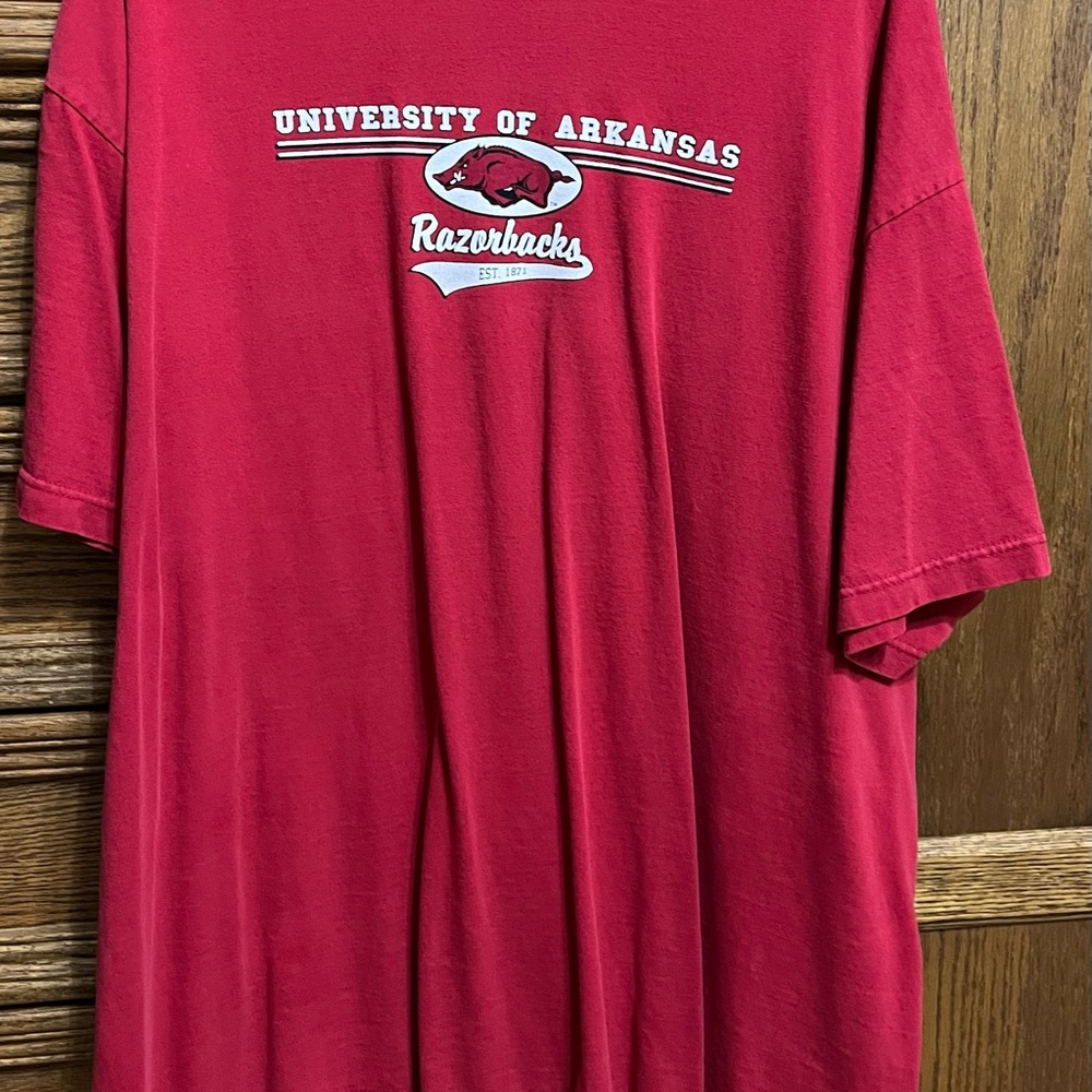Arkansas Razorback 2XLarge red short sleeve tshirt, worn a few times, smoke free